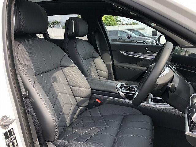 i7 xDrive60 Sedan RHD