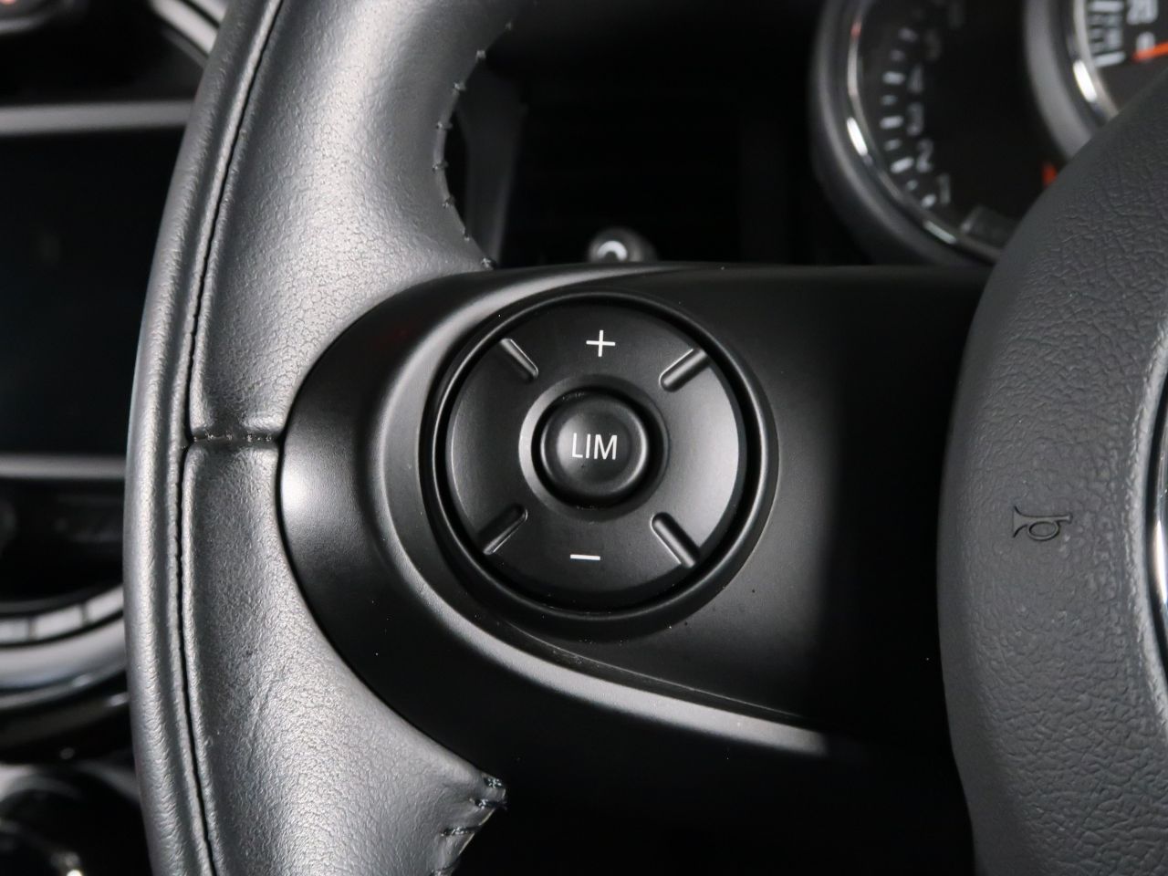 F55 MINI Cooper 5-Door Hatch LCI