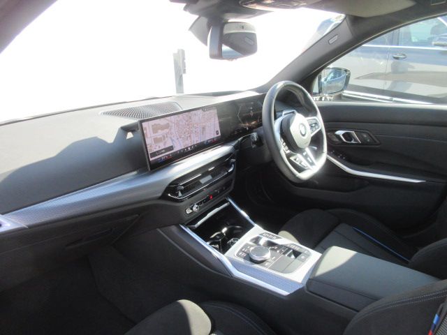 320d xDrive Berline RHD