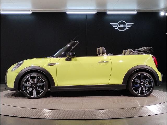 MINI Cooper S Convertible RHD