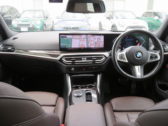 320d xDrive Berline RHD