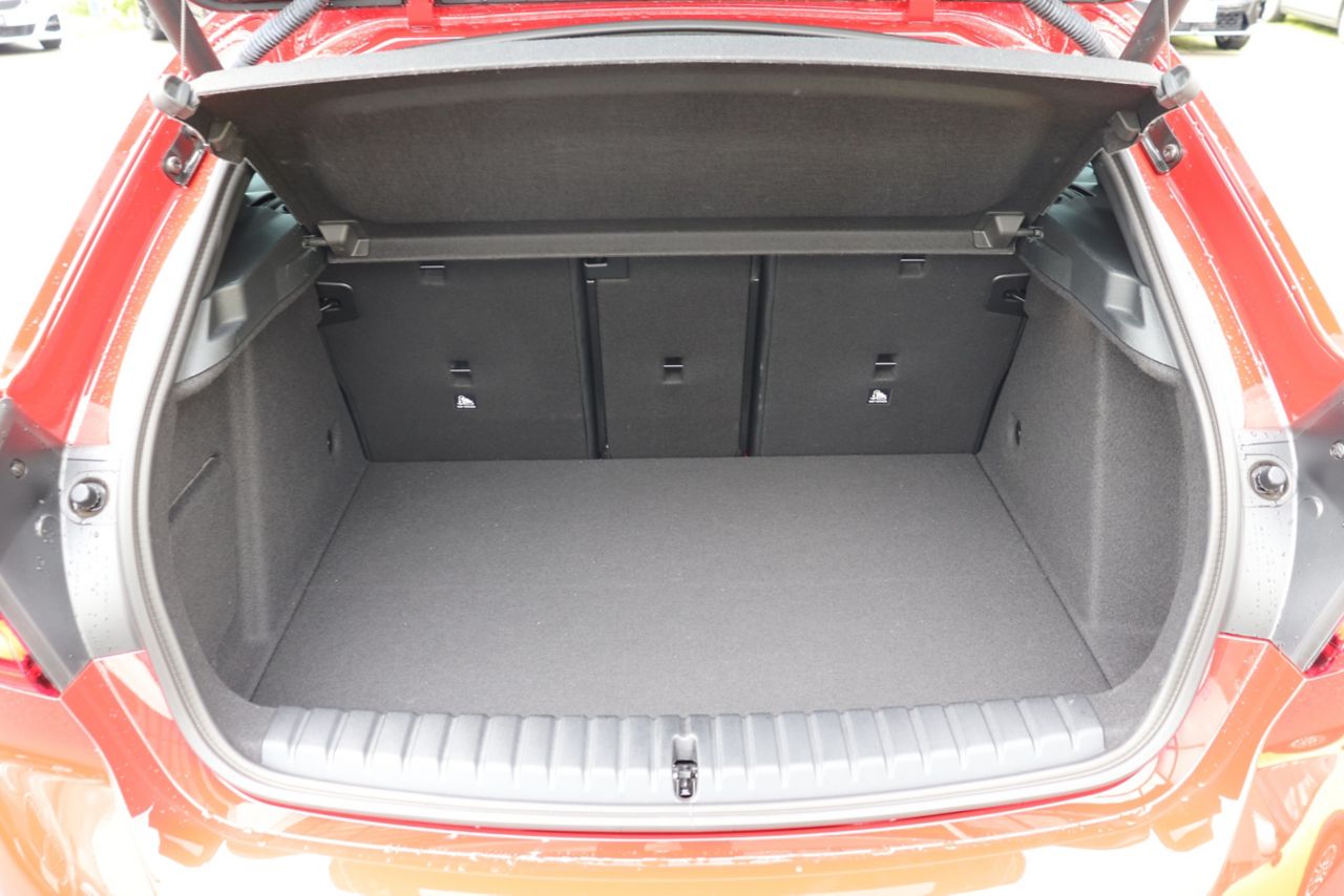 F40 118d Sports Hatch 5-door B47 2.0d