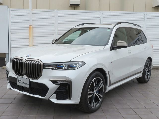 X7 M50i