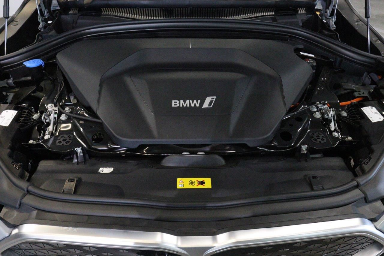 iX2 xDrive30 MSP