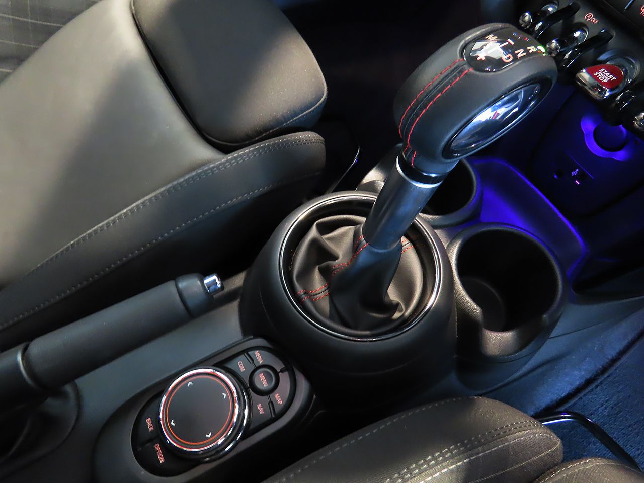 F55 COOPER S D(AT)
