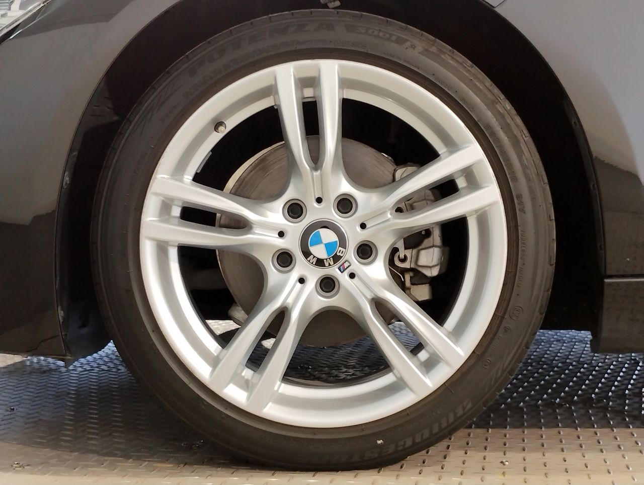 320I SEDAN RHD