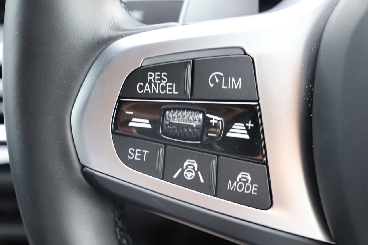 320d xDrive Berline RHD