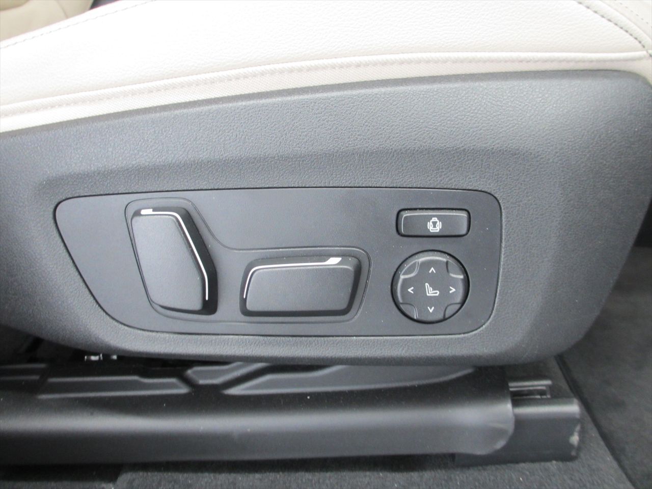 X4 xDrive20d RHD