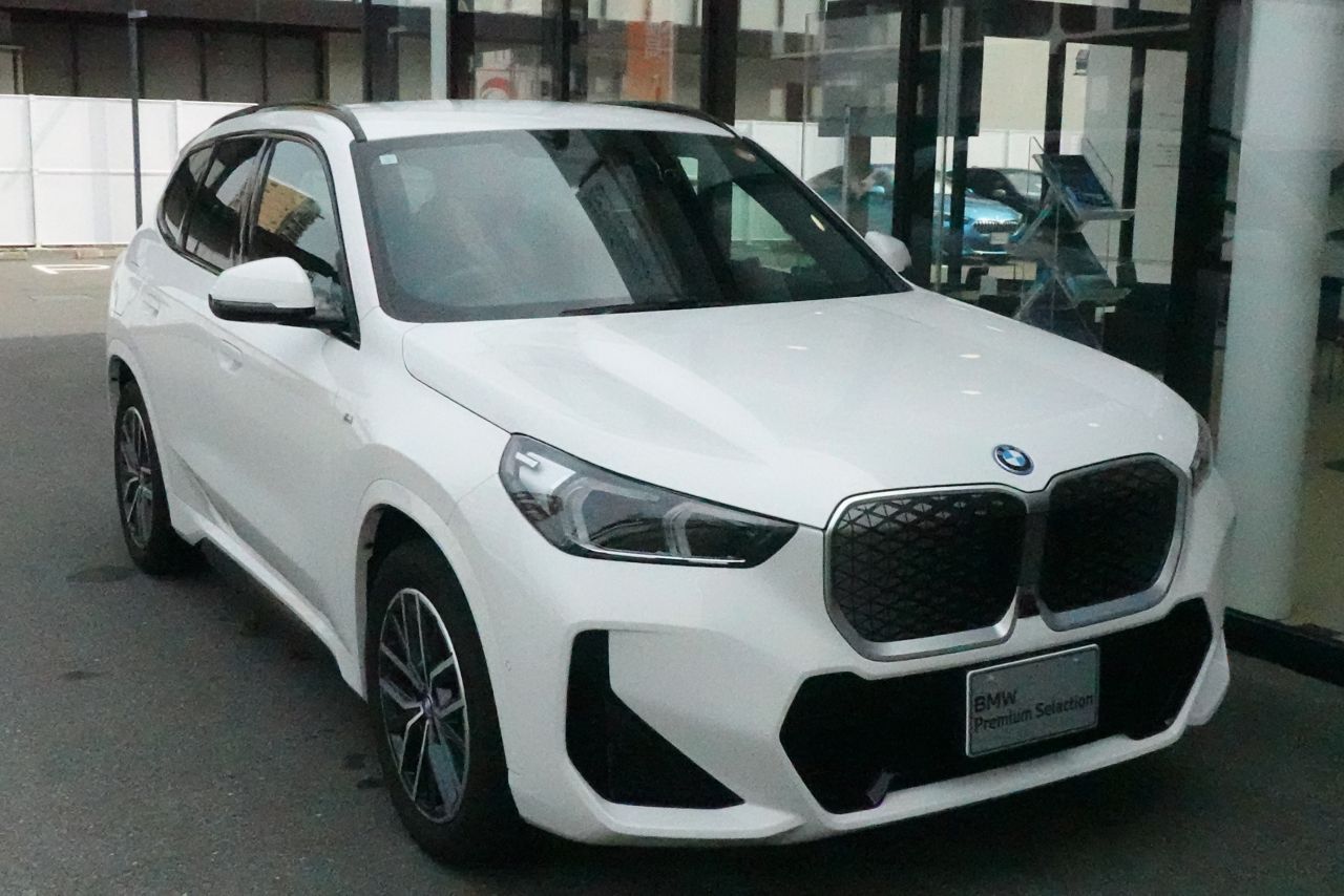 U11 iX1 xDrive30