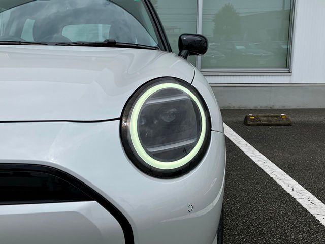 J01 MINI Cooper E