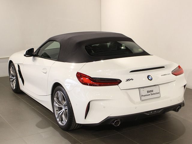 G29 z4 sDrive20i RHD