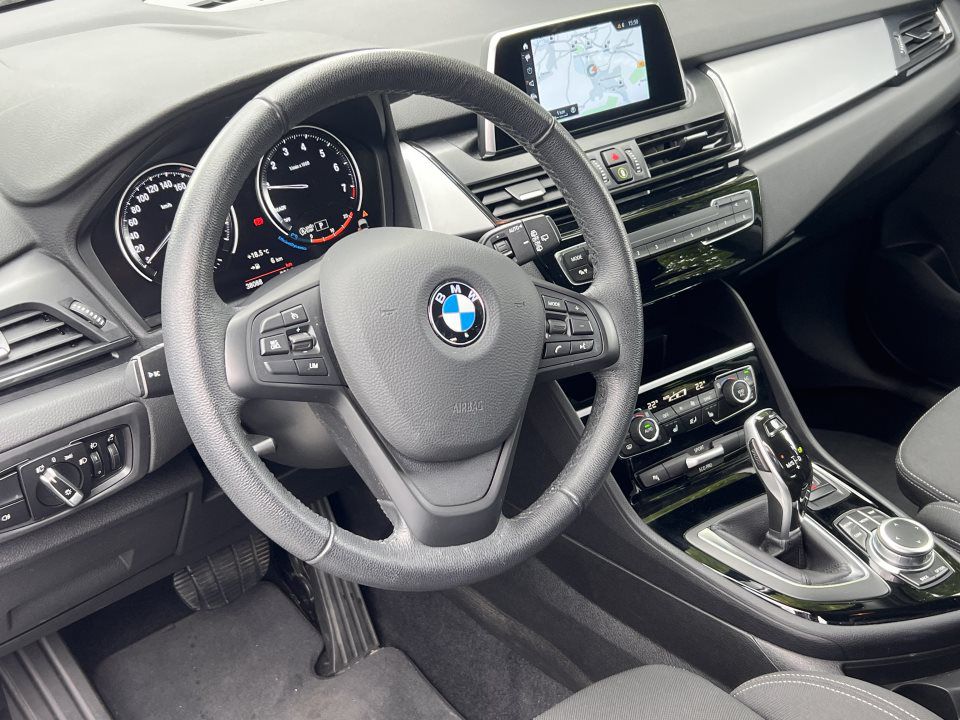 BMW 218