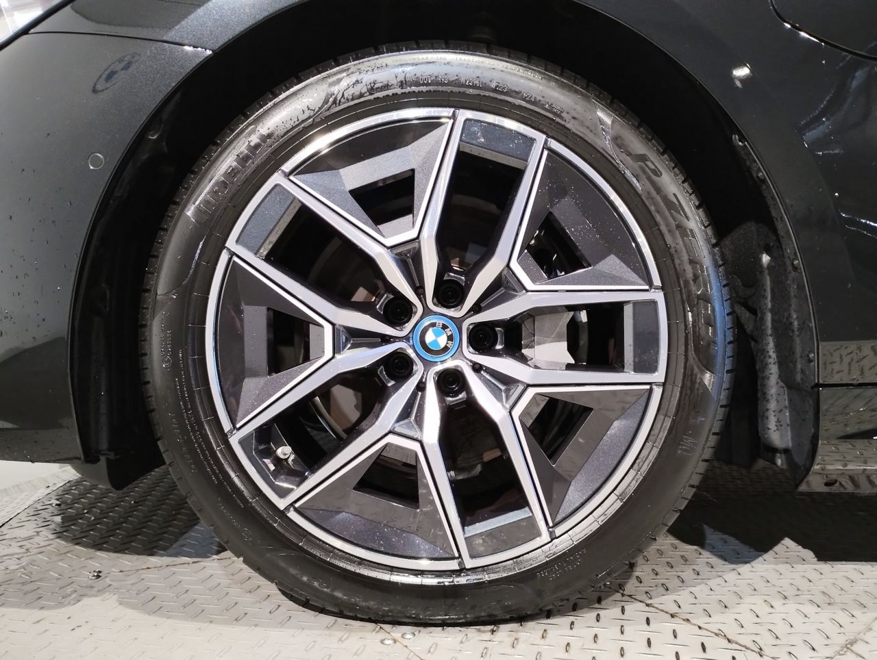 BMW i5 eDrive40 Sedan RHD