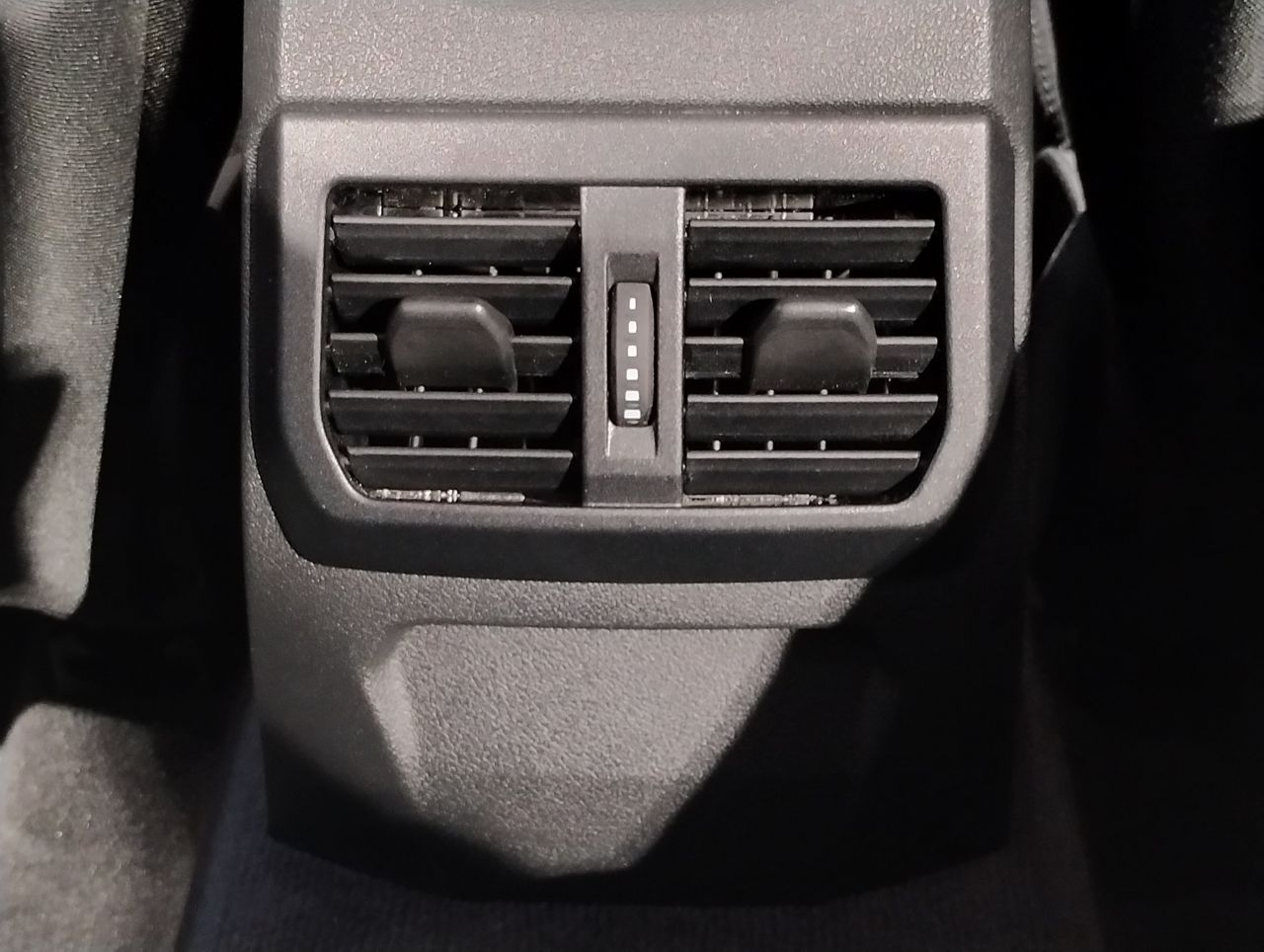 F40 118d Sports Hatch 5-door B47 2.0d