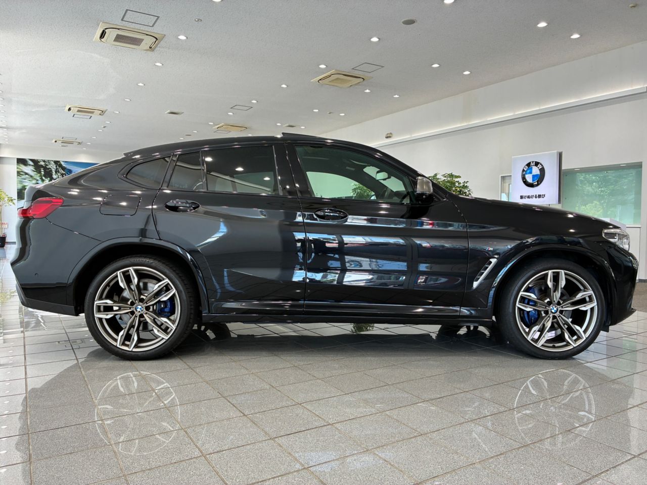 X4 M40i RHD