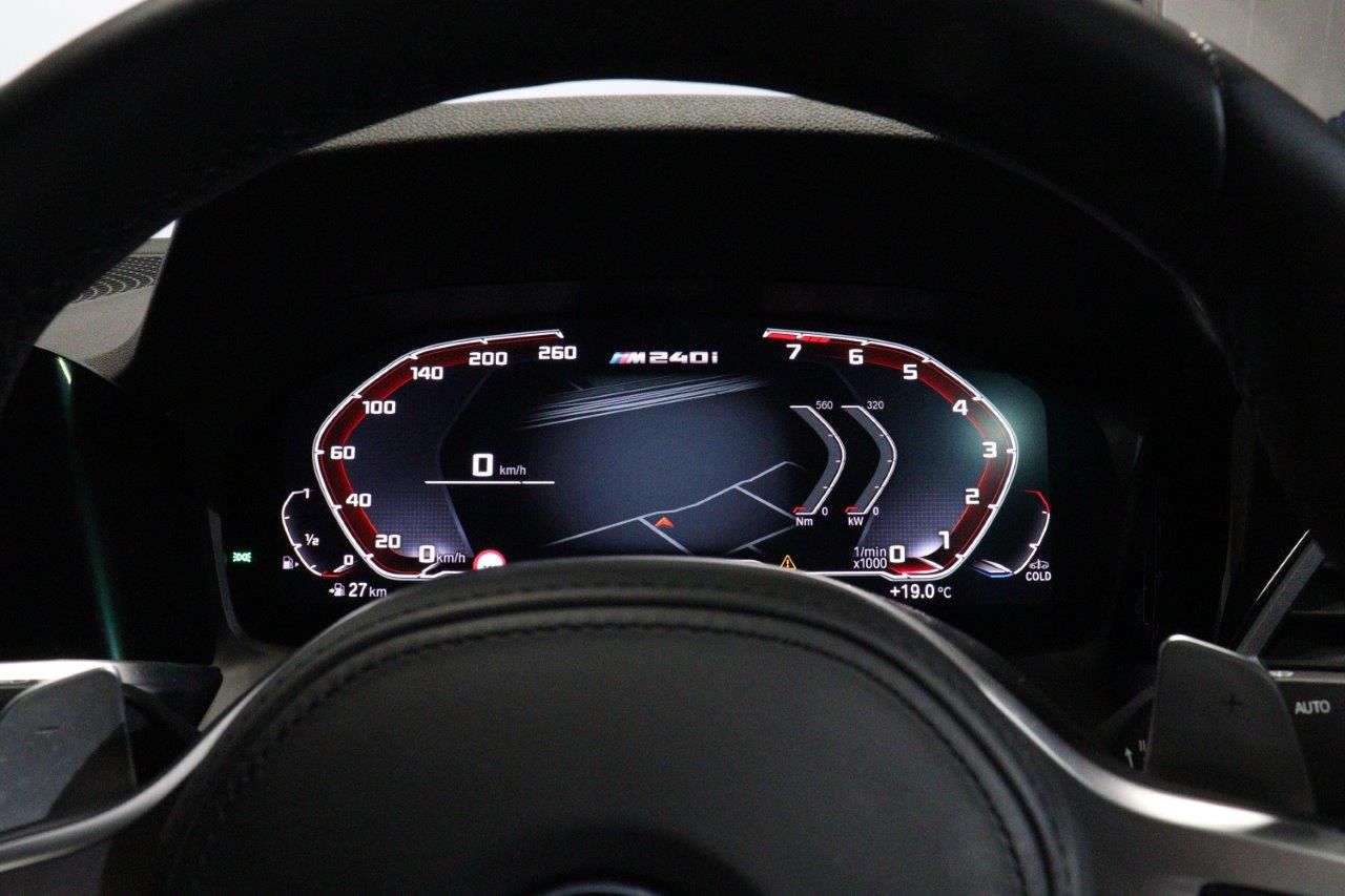 M240i xDrive Coupé RHD