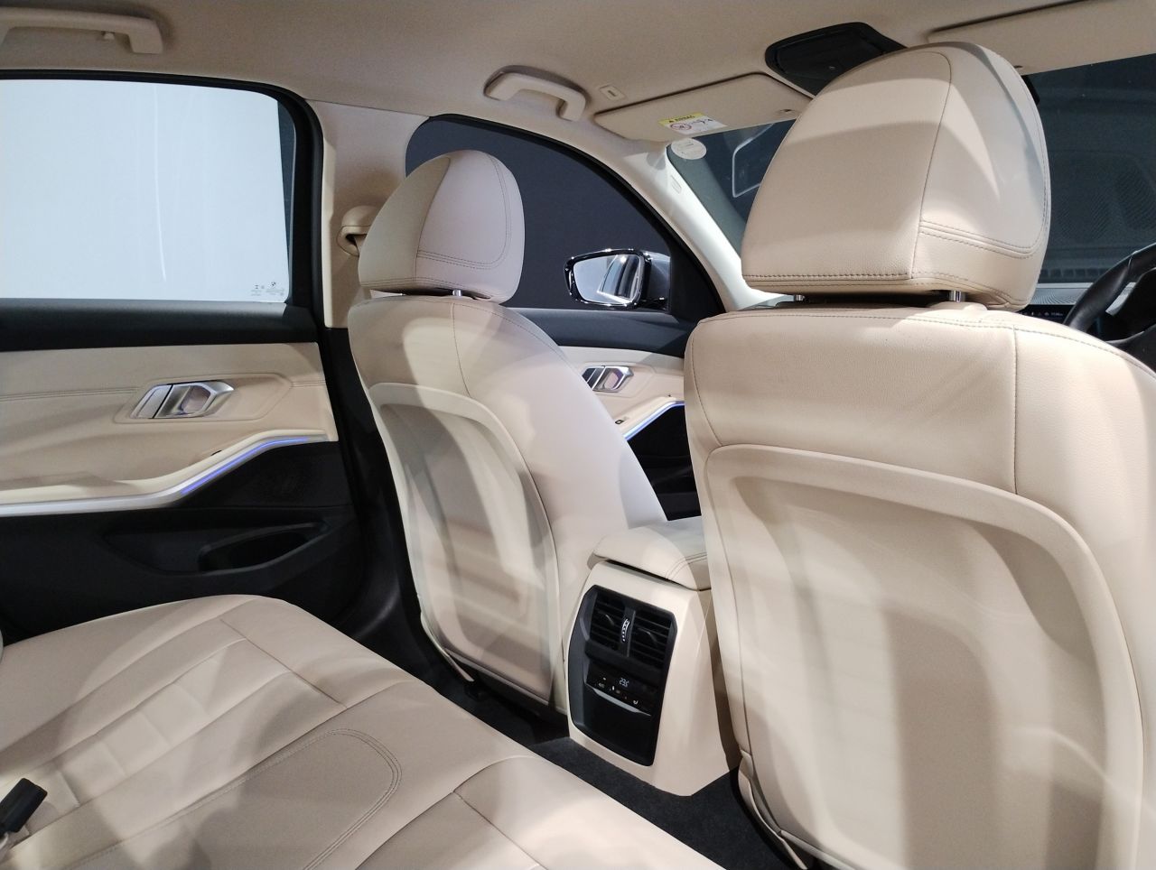 G20 320d xDrive RHD Saloon