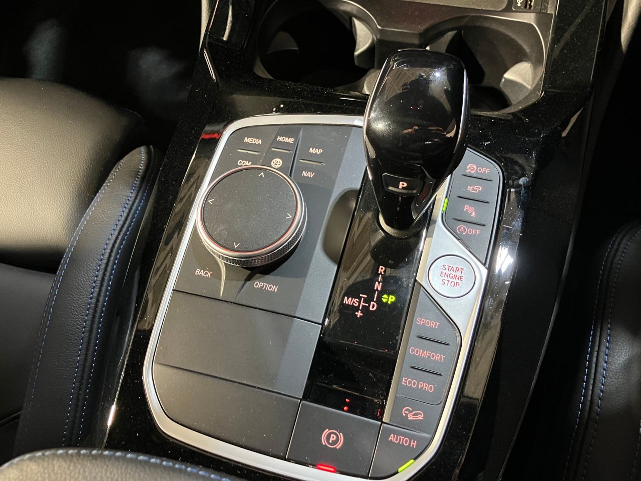 G02 X4 M40i RHD LCI