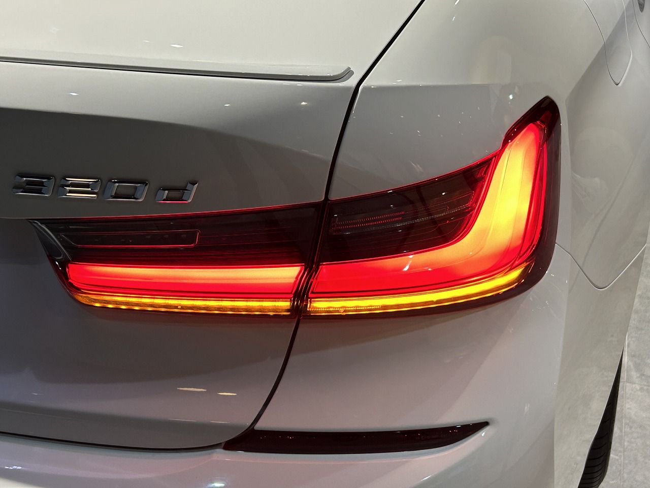 G20 320d xDrive RHD Saloon