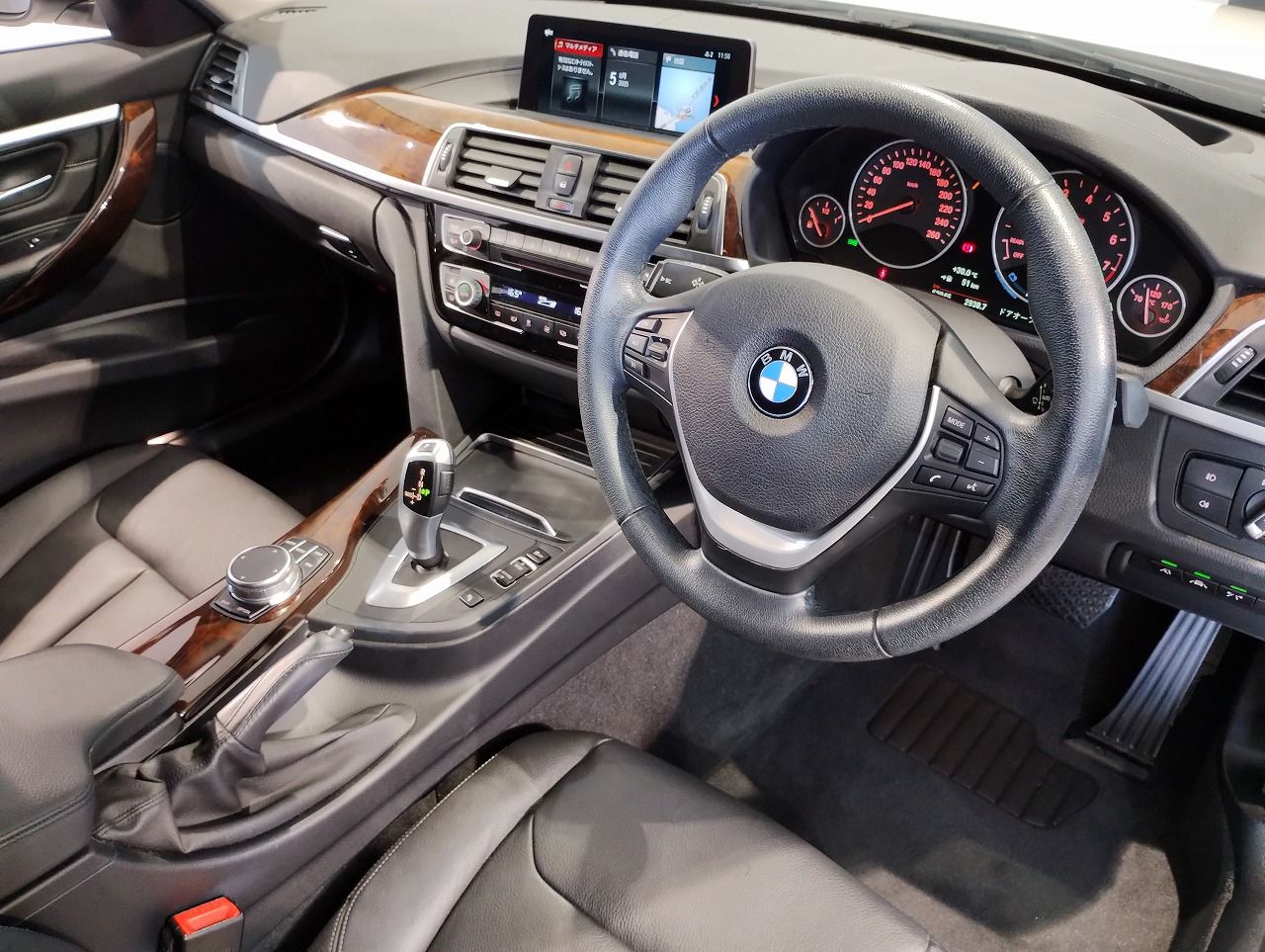 318I TOURING RHD