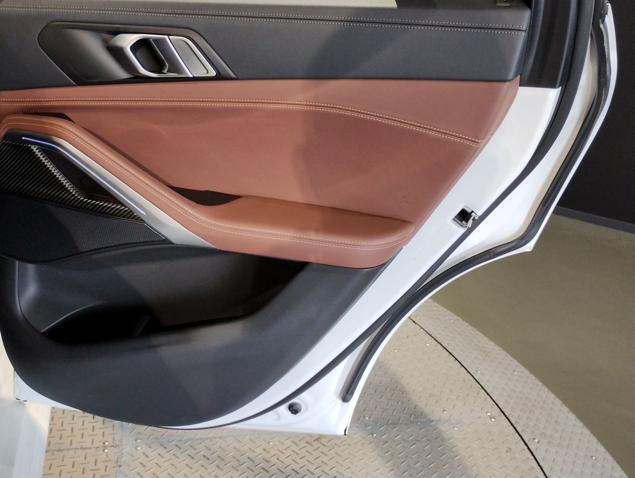 X* M50i RHD