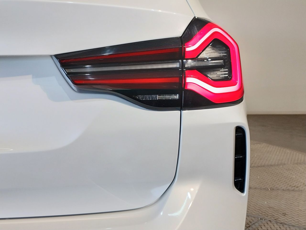 G08 iX3 BEV RHD