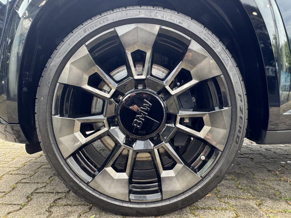 BMW XM