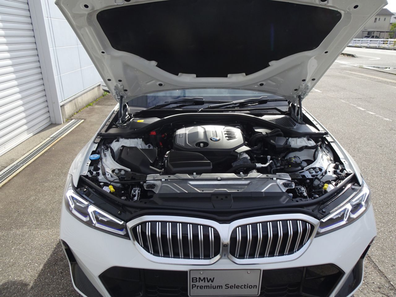 320d xDrive Berline RHD