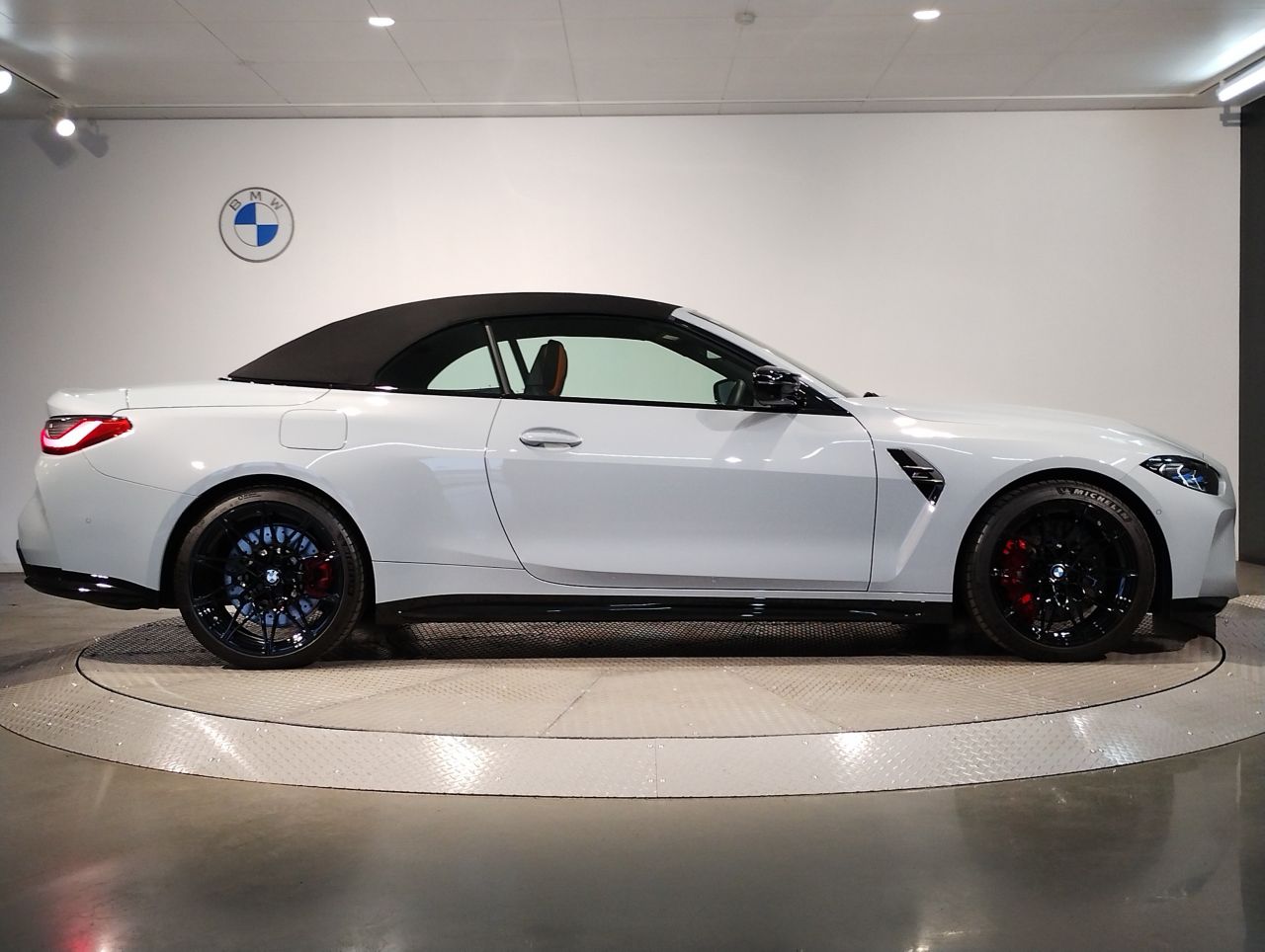 G83 M4 Competition M xDrive Competition RHD