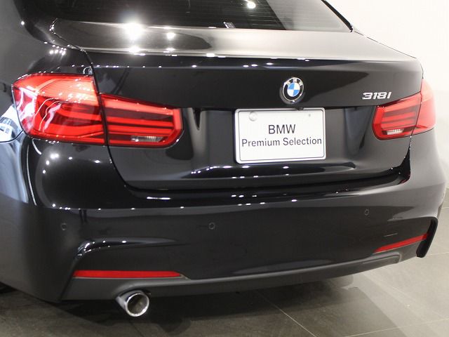 318I SEDAN RHD