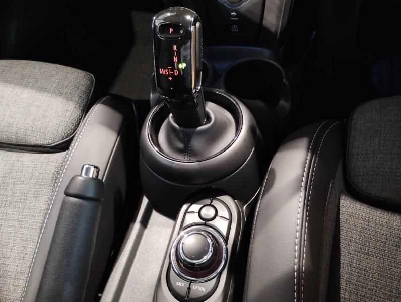 MINI Cooper F56 RHD