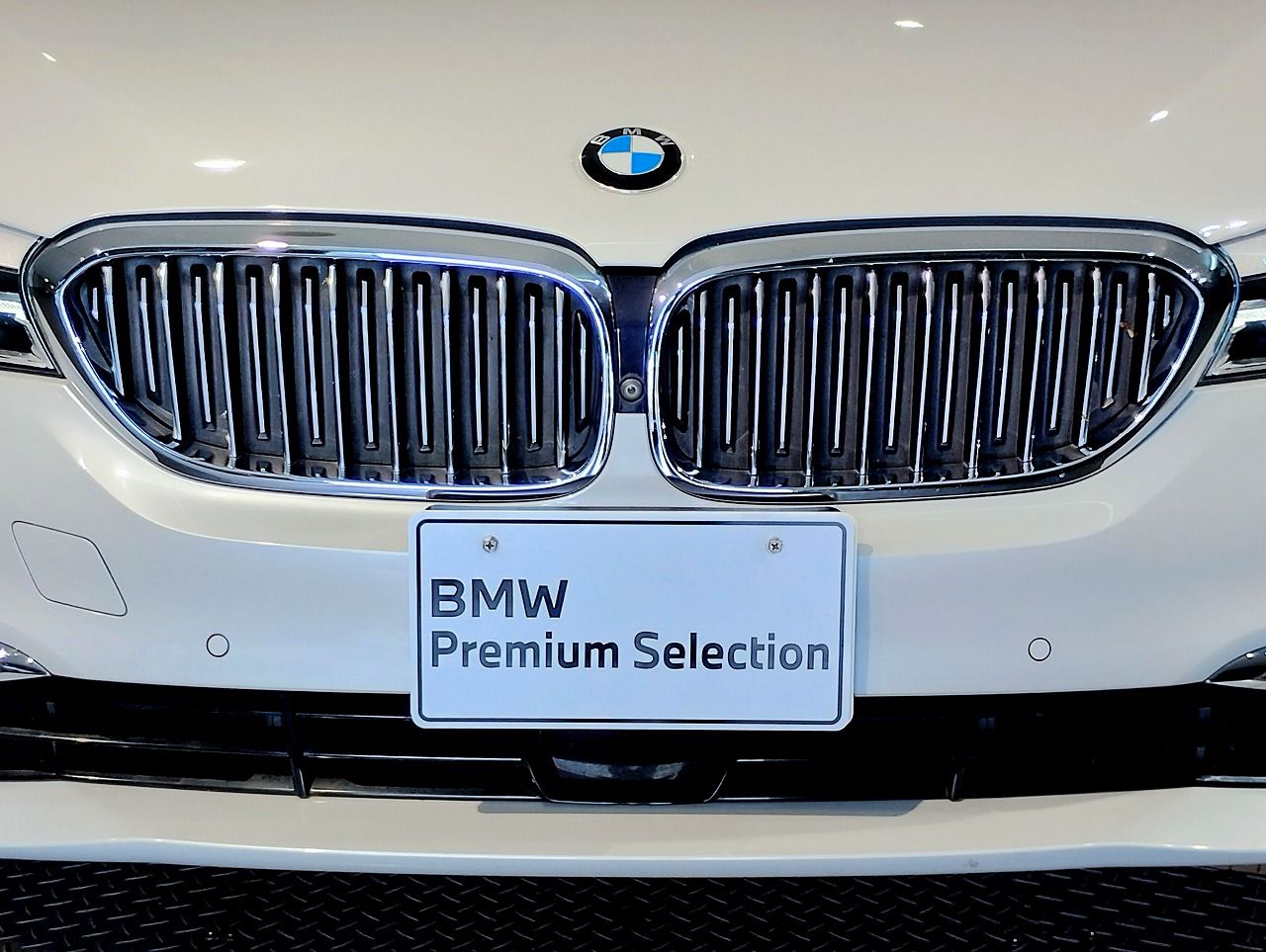523I