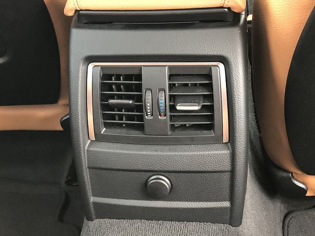 320D SEDAN RHD