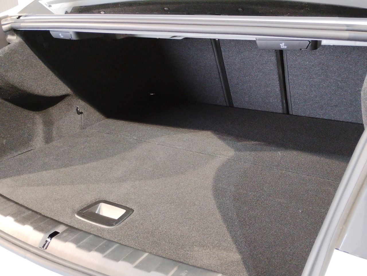 G20 330e Saloon LCI RHD MX
