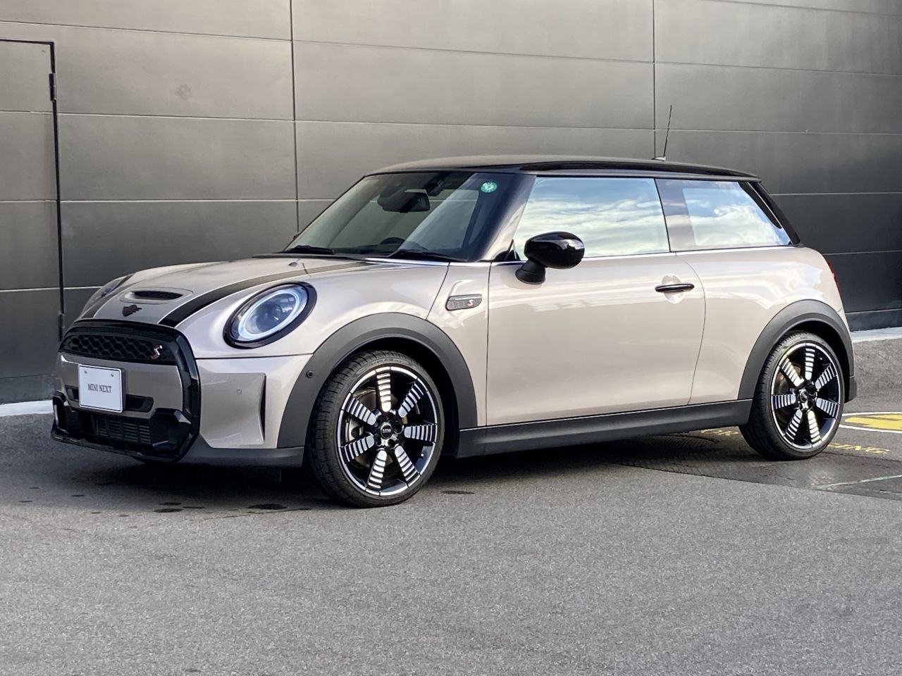 THE NEW MINI COOPER S 3 DOOR.