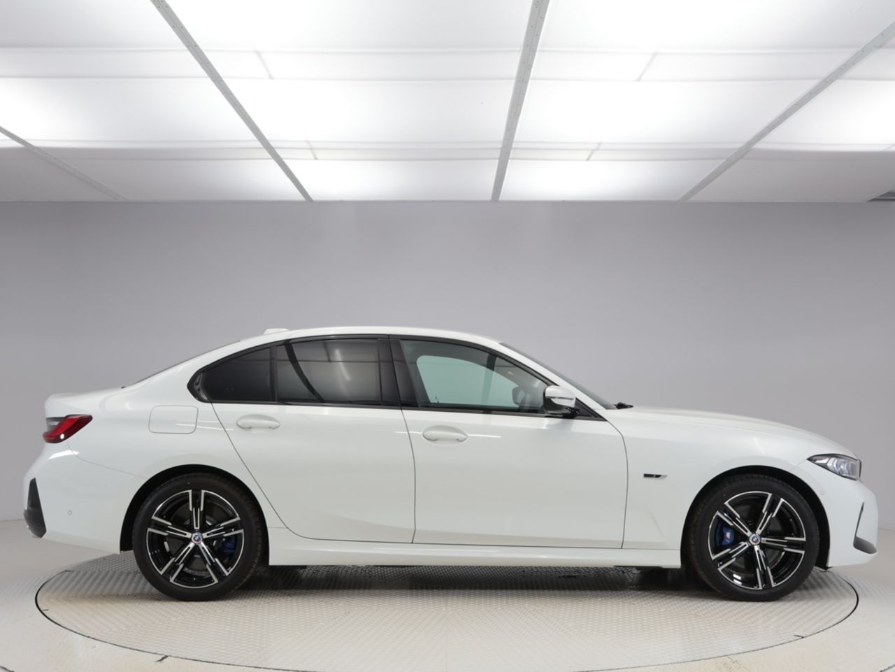 G20 330e Saloon LCI RHD MX