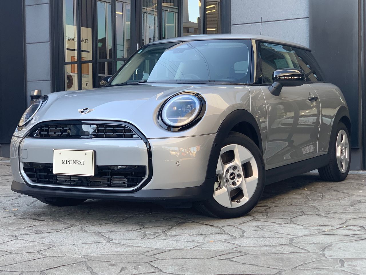 THE NEW MINI COOPER (3 DOOR) C