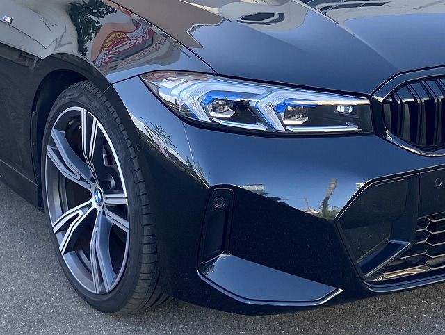 320d xDrive Berline RHD