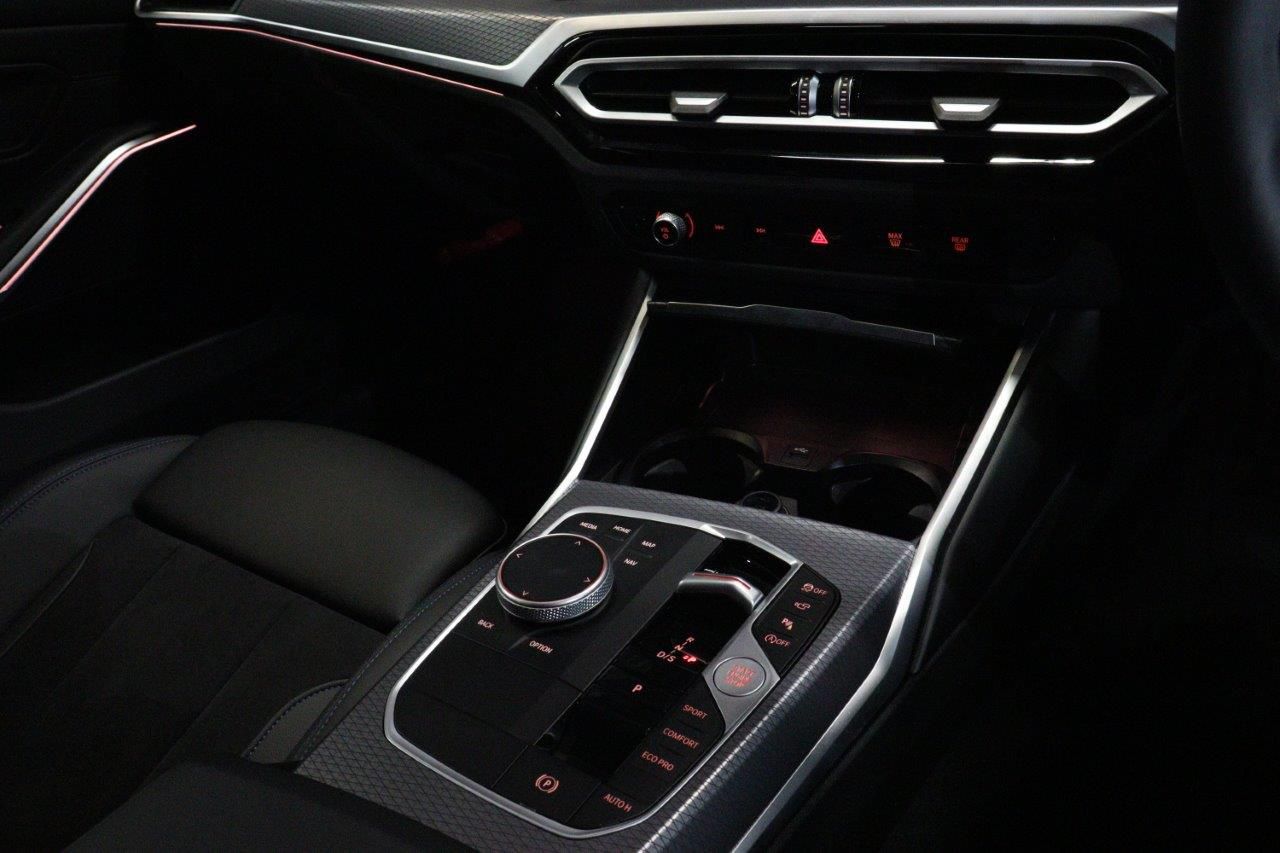 320d xDrive Berline RHD