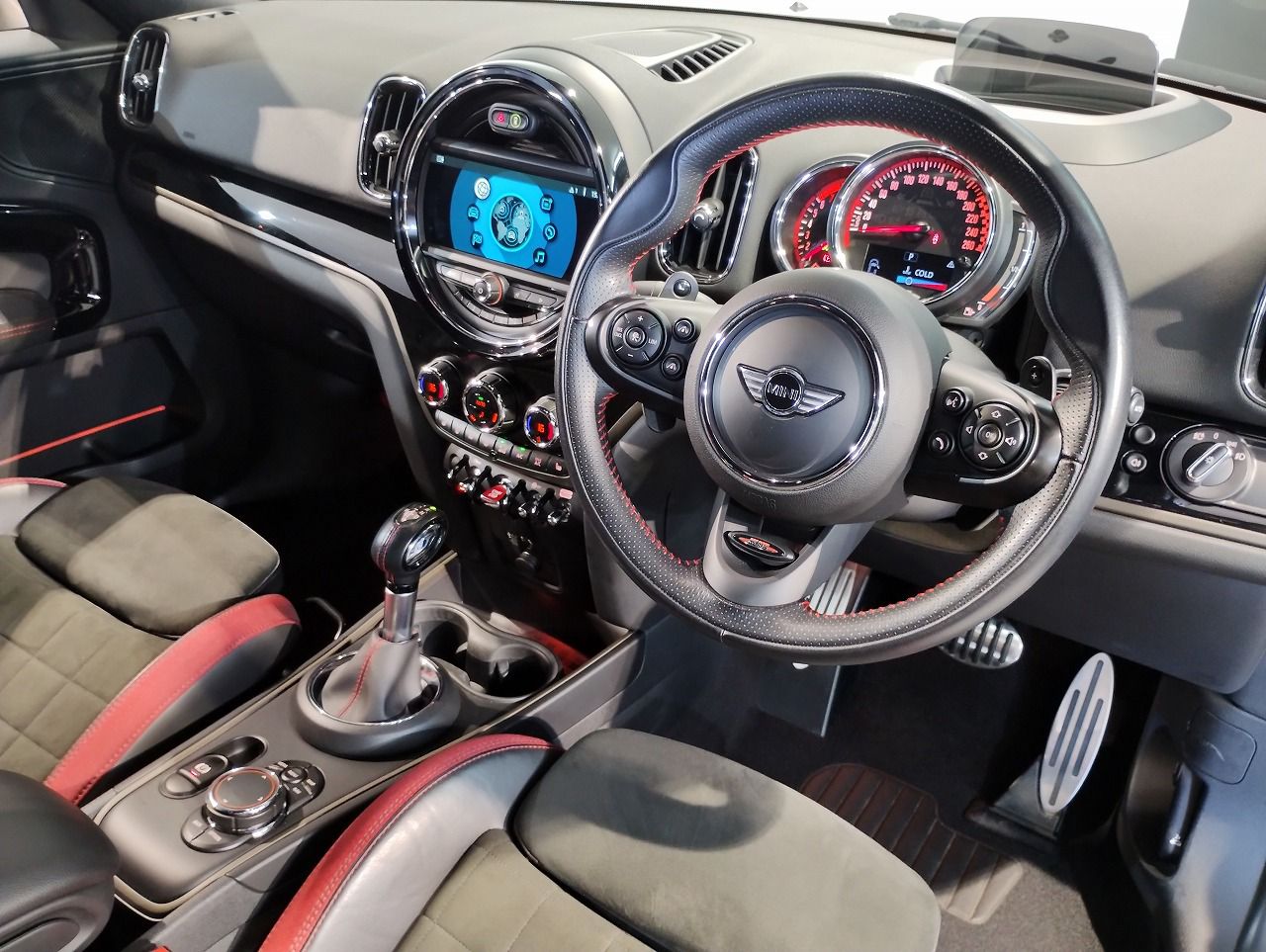 MINI CROSSOVER JCW