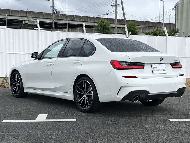 320i Sedan RHD