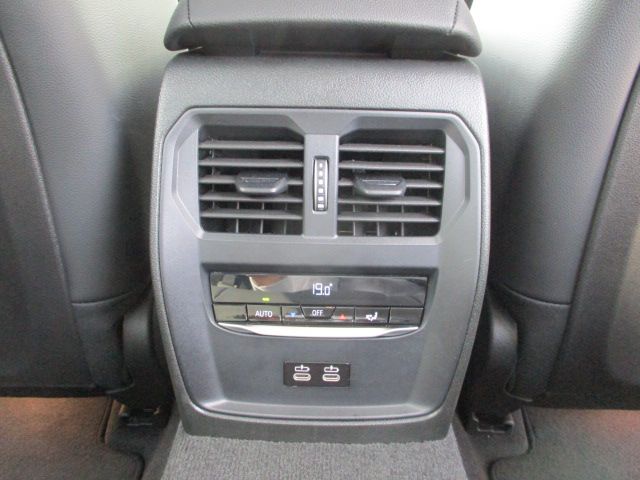 320d xDrive Berline RHD