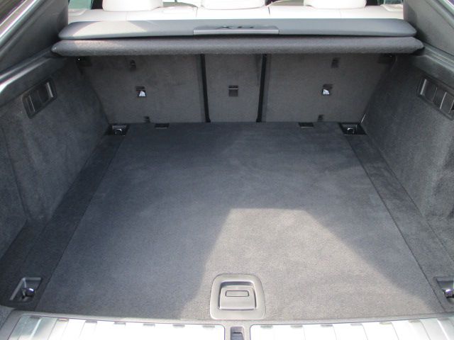 X* xDrive30d RHD