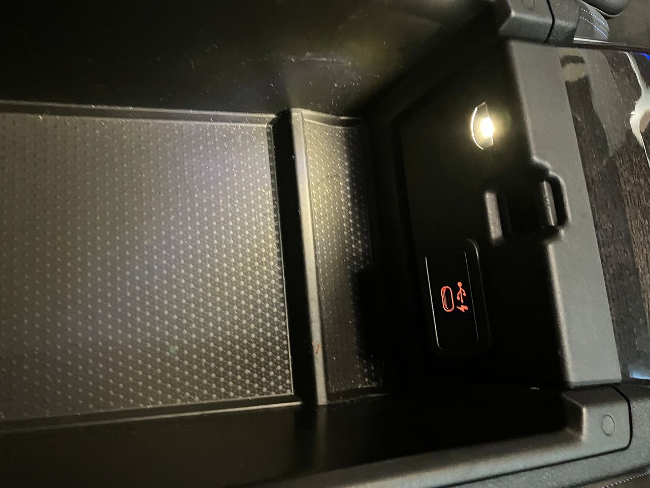 G20 320d xDrive RHD Saloon