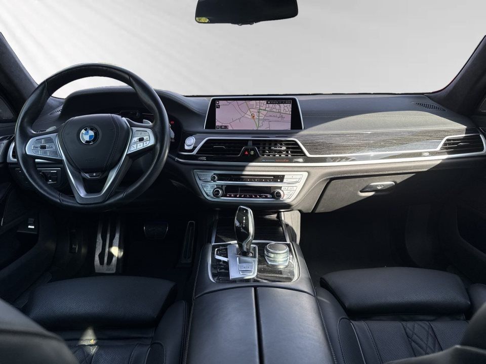 BMW 740