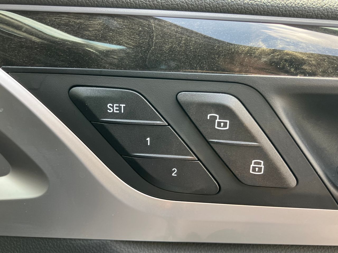 X3 M40d RHD