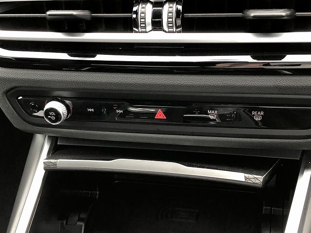 320d xDrive Berline RHD