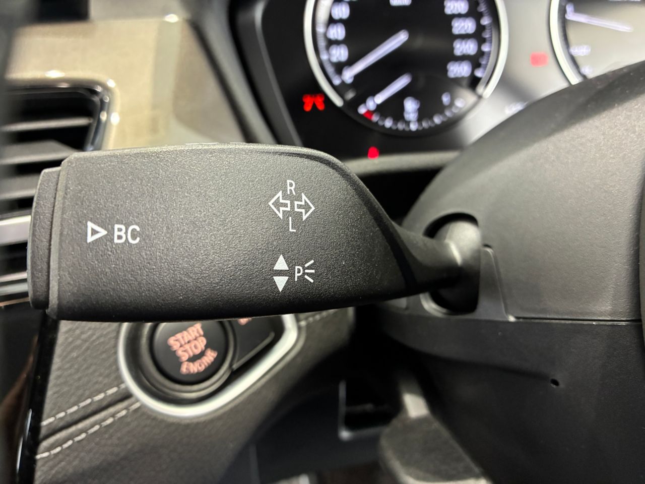 X1 sDrive18i RHD