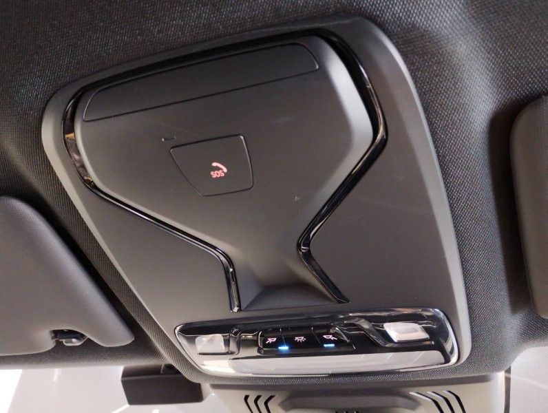 320d xDrive Berline RHD