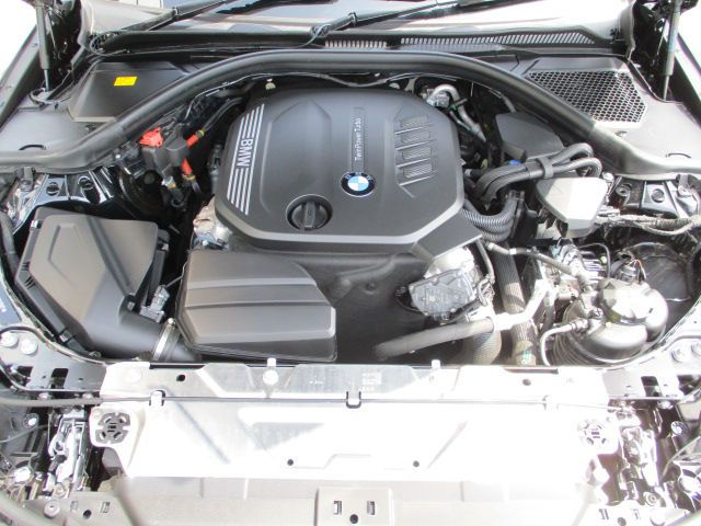 320d xDrive Berline RHD